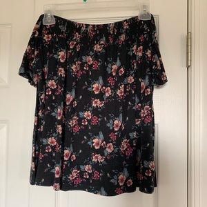 American Eagle off the shoulder top